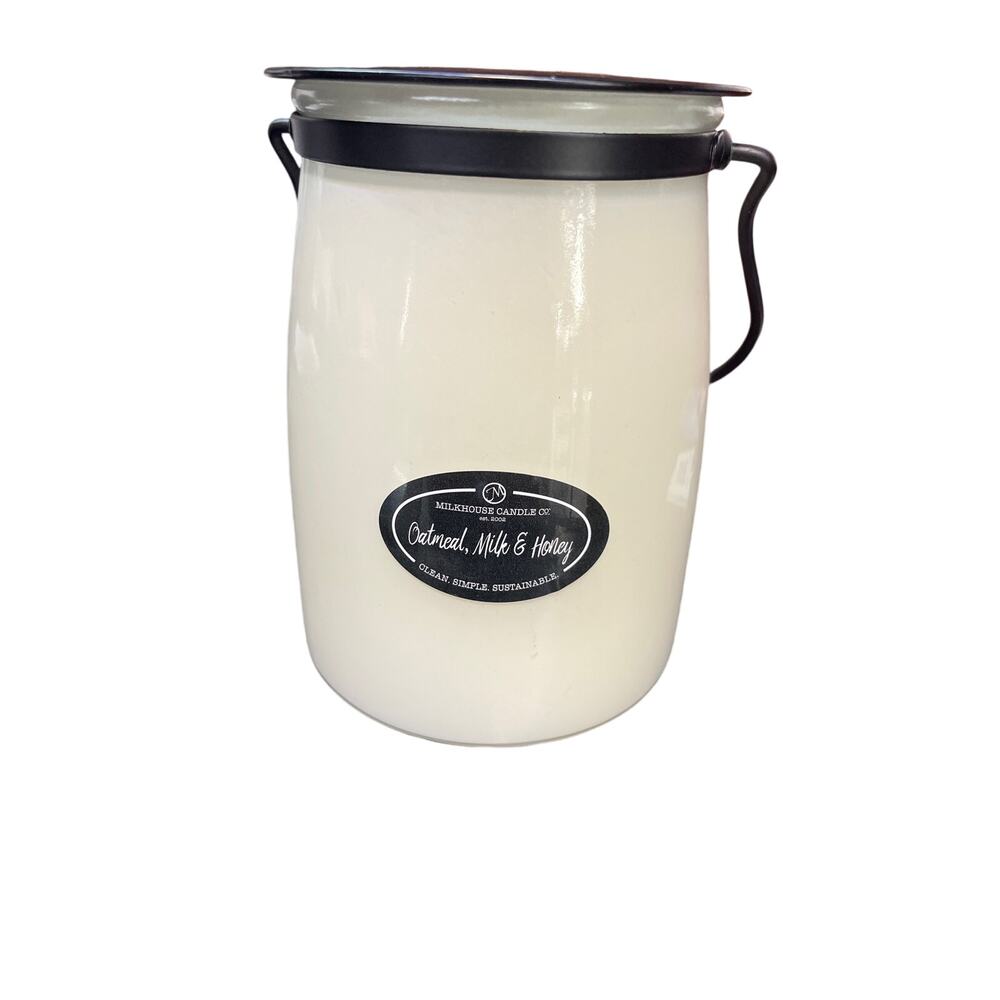 Oatmeal, milk, and honey soy candle ￼